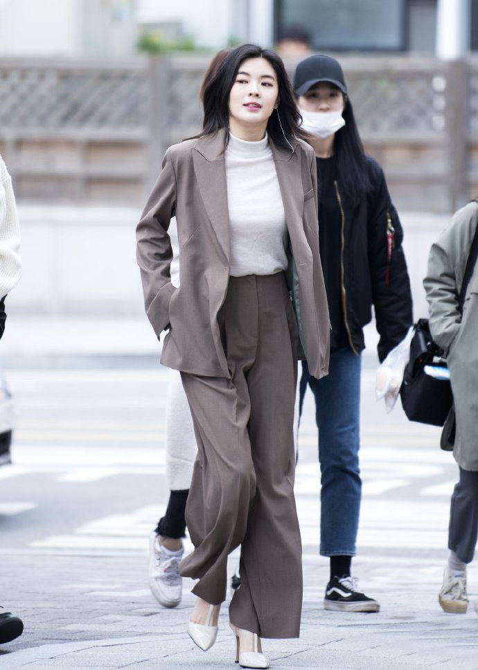 李光洙李先彬商业合作情侣,李光洙李先彬穿情侣服