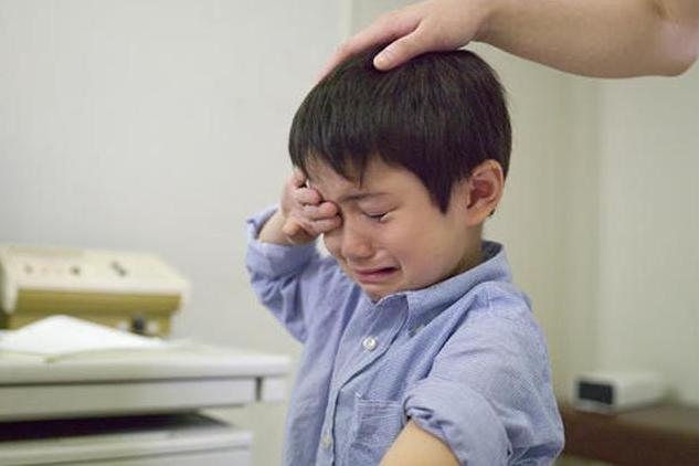 让孩子独立的正确方法,过早让孩子独立的后果