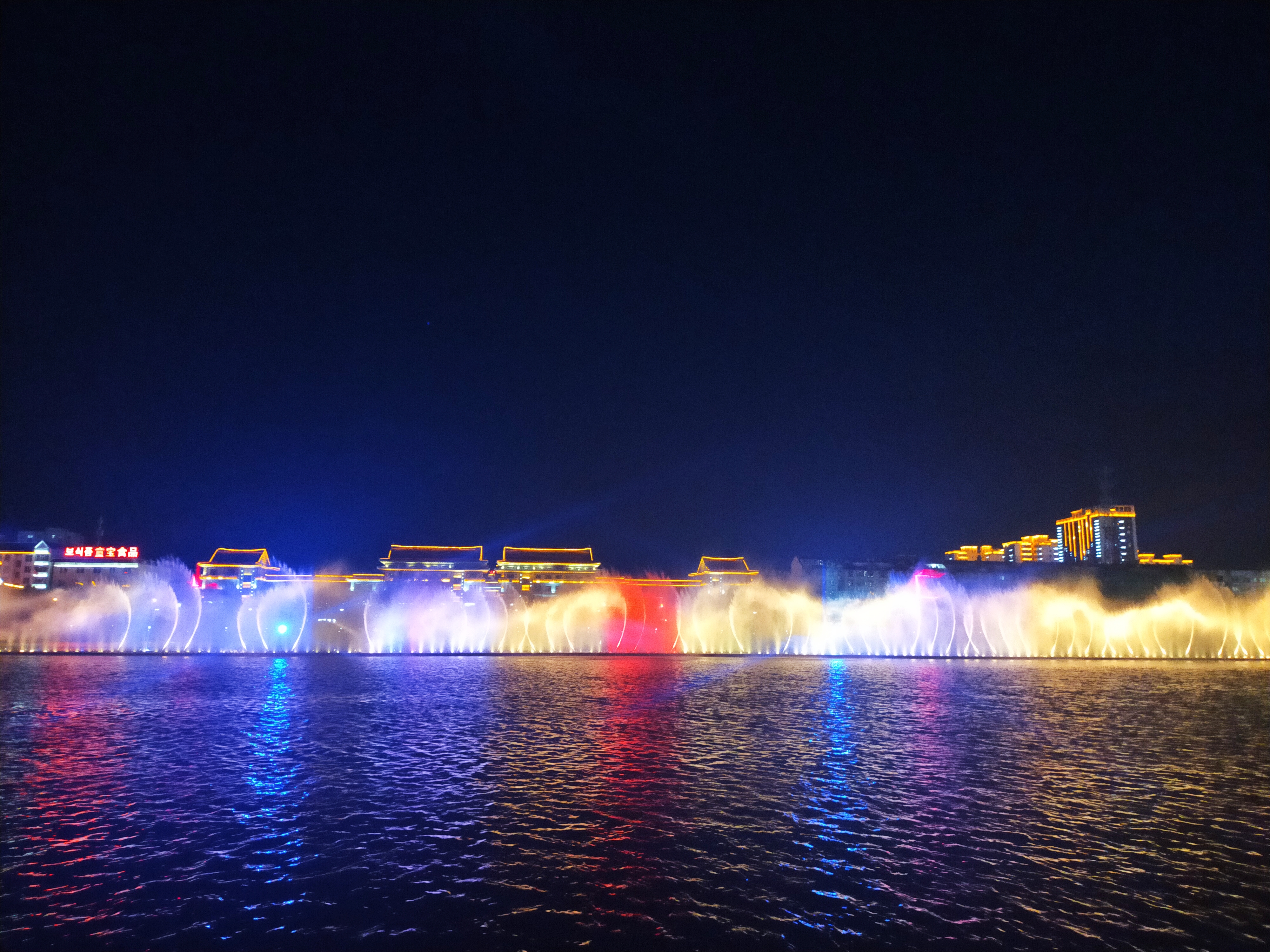延吉市布尔哈通河上再现水舞秀，快来打卡