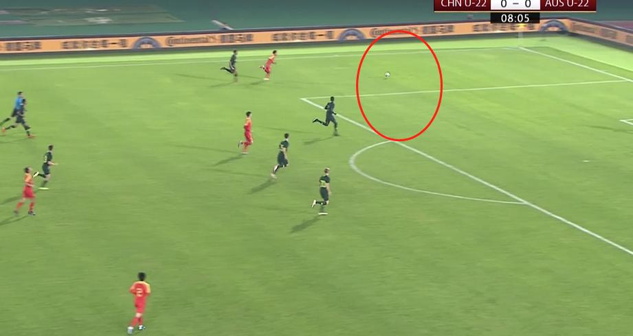 中国足球进球瞬间球迷震撼视频,武磊停球5米远错失单刀球