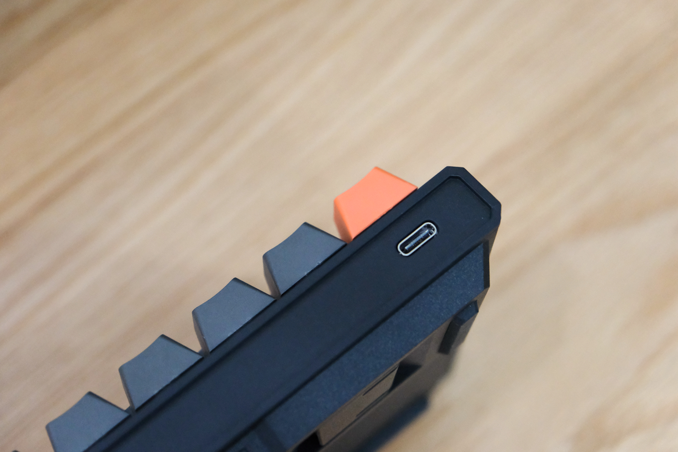 杜伽键盘k330w开箱,机械革命k330键盘