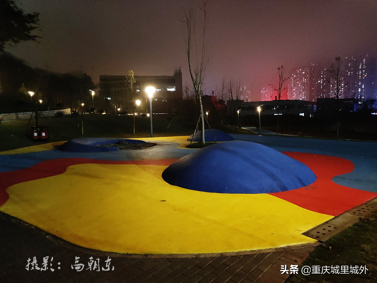 解禁了！夜探平顶山体育公园——清静，照明充足，更适合夜练