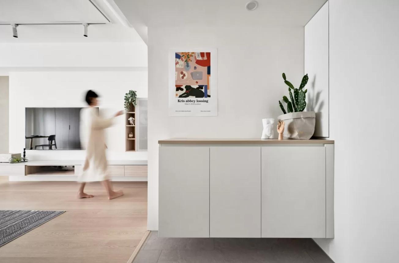 无主灯客厅无磁吸灯灯光布局,无主灯和磁吸轨道灯搭配