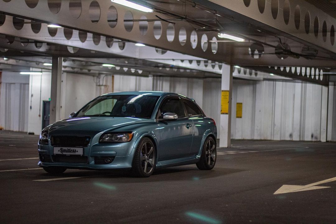 沃尔沃双门轿跑c30,坦克70多万车