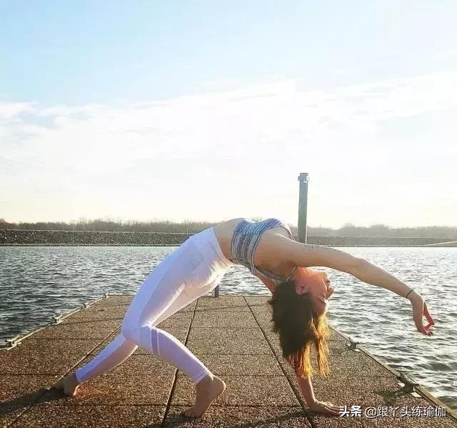 佛系瑜伽人，用这种方式告诉大家“他们的理想饿了”