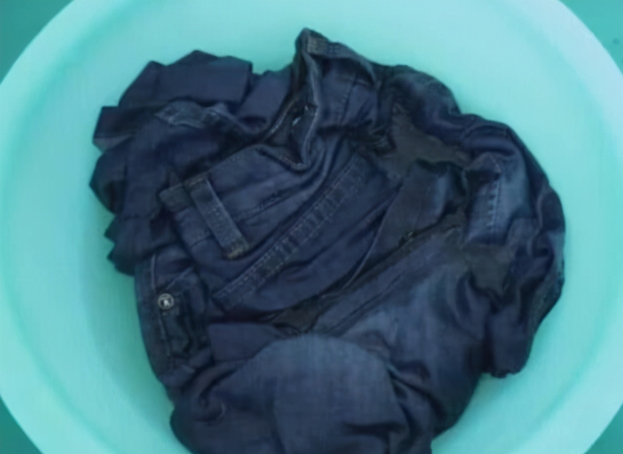 你知道哪些正规暴利的生意？牛仔裤的暴利，服装人大揭秘