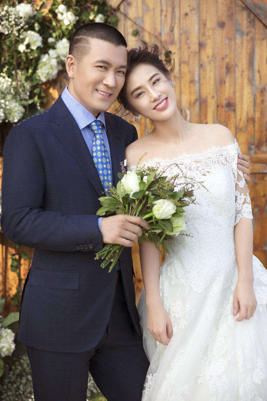 同是“后天”亿万富婆，你娶芙蓉姐姐，还是黄圣依？