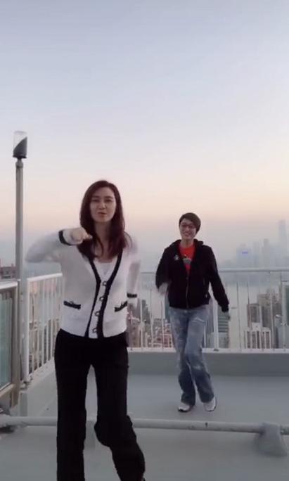 48岁洪欣复出后有点憔悴,48岁洪欣最惊艳的图片