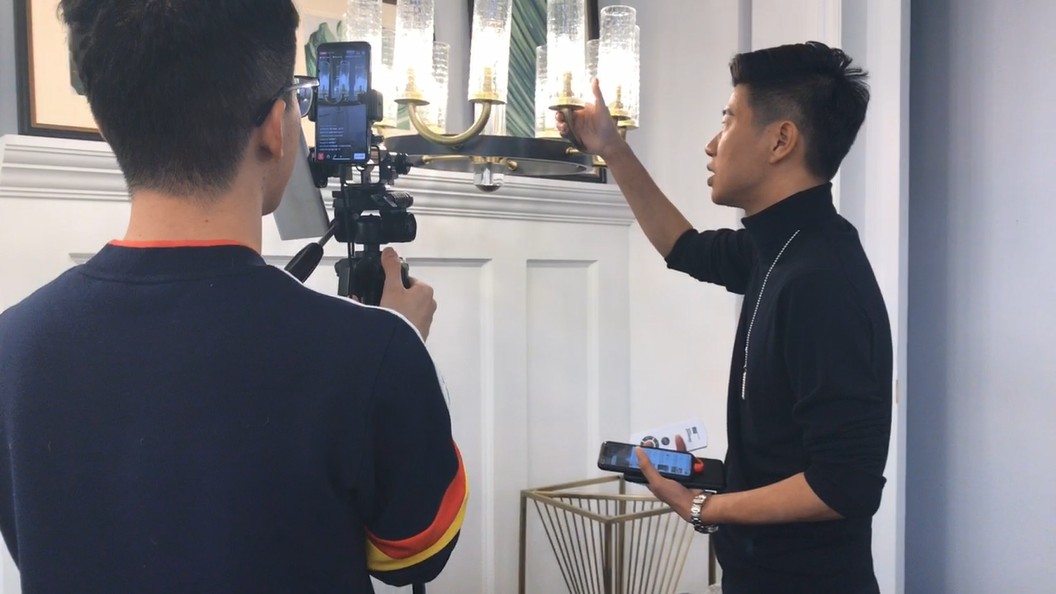 从客服做到主播,极有家灯具可靠吗