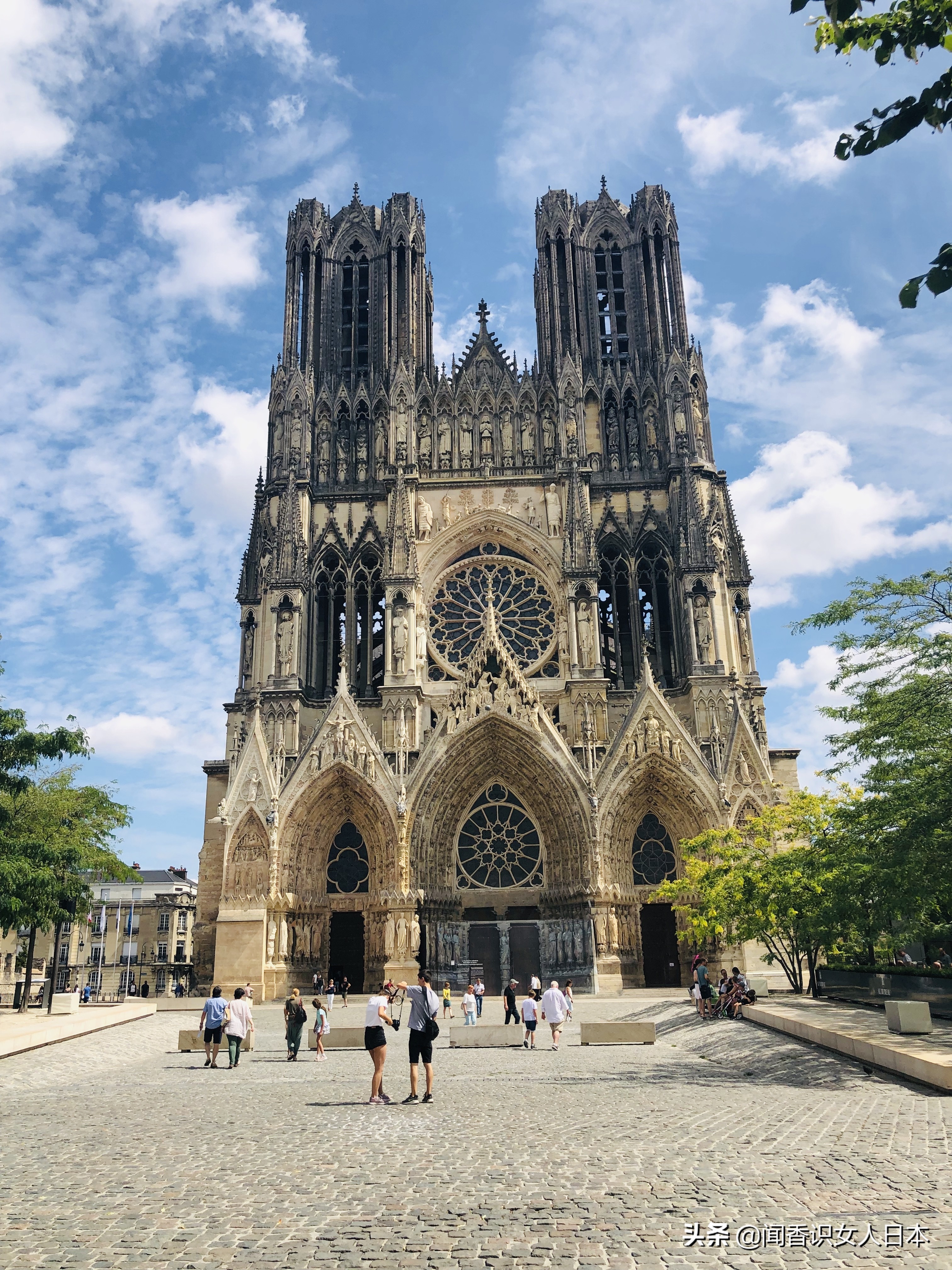 巴黎圣母院大教堂,巴黎圣母院和兰斯大教堂