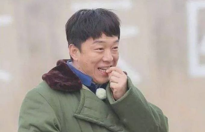 花生腰果哪个好,腰果巴旦木坚果