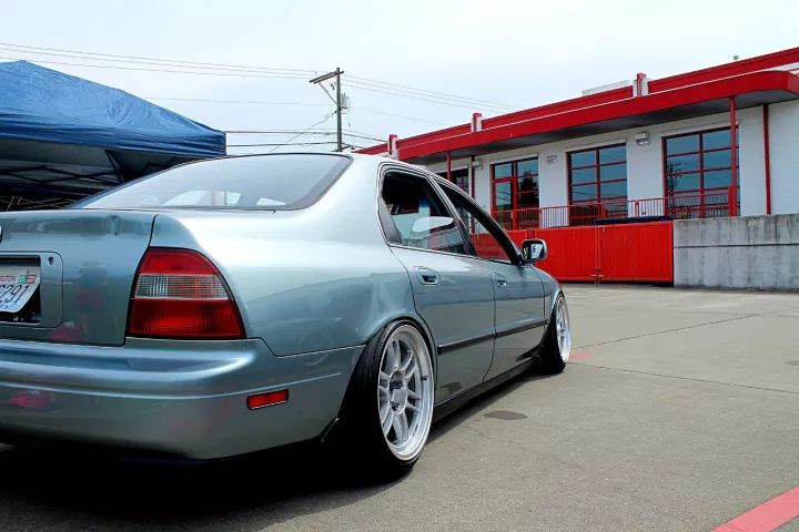 要看雅阁的改装案例还是看“别人家”的吧,国内实在不多