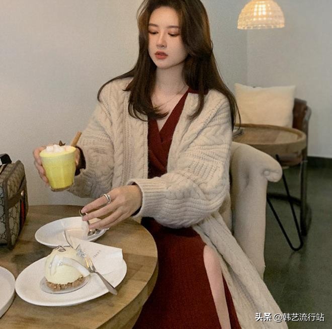 韩国2022春夏流行毛衣款式大全,今年韩国最流行的毛衣长款