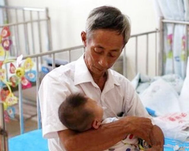 孩子一直说屁屁疼,一到晚上孩子喊屁屁疼