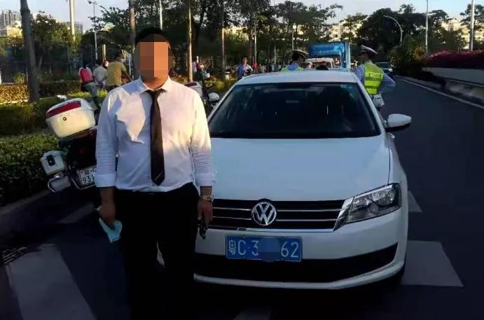 男子一早打尖插队被抓现行,男子插队闹事被抓现场