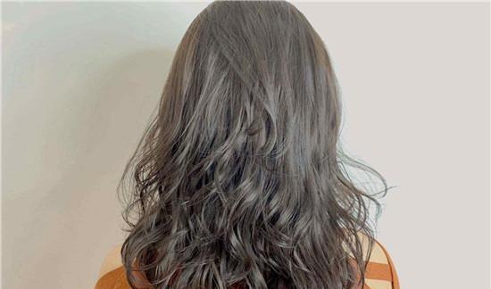 从发根烫发会不会掉头发,烫发后容易掉头发