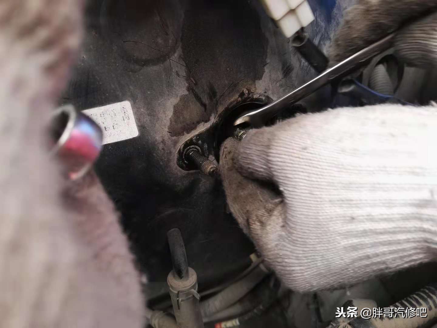 汽车刹车脚踏板行程大怎么调试,刹车踏板太低怎么调