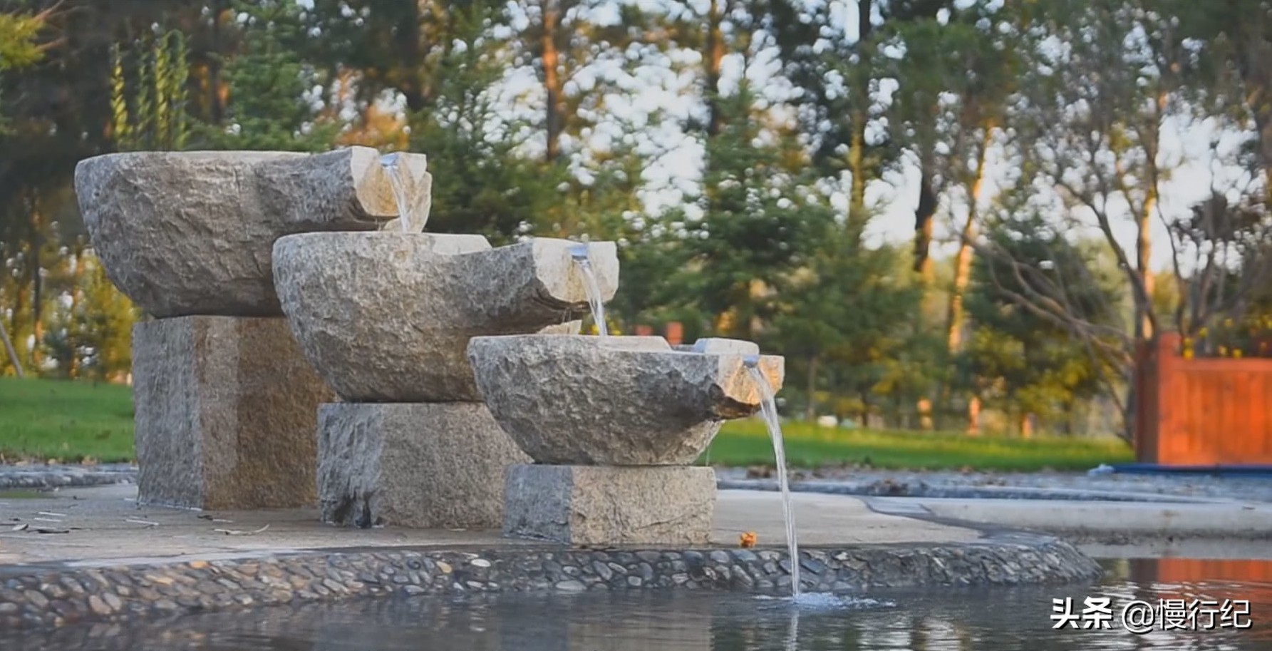 一眼温泉成就了方圆几十里的度假区，这里的悠闲生活，真的带劲