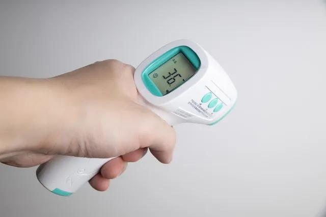 【抗“疫”辟谣】不敢相信！体温枪竟会伤眼，且造成永久伤害？很多人毫不知情…