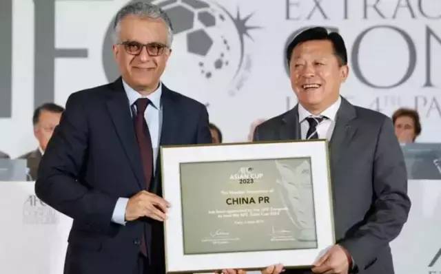 西安国际足球中心展示中心,西安国际足球中心夜景