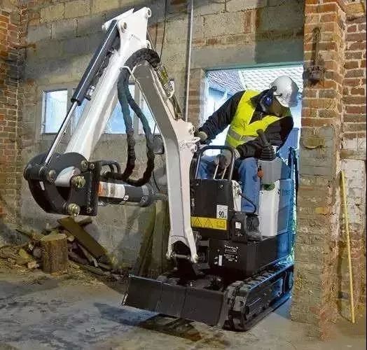 六型挖掘机,挖机市场最常见的几款挖掘机