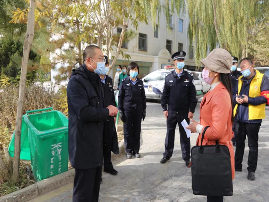 战疫一线党徽闪亮党旗飘扬,守卫战疫一线书写忠诚担当