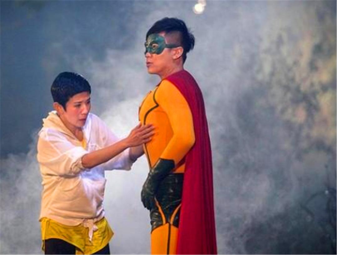 唱歌被骗钱,大鹏当年为啥能请这么多明星