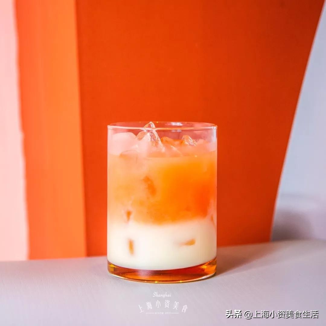 人广新开宝藏甜品店，把小笼包做成了慕斯蛋糕！