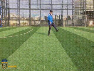 拉玛足球青训,拉玛踢足球