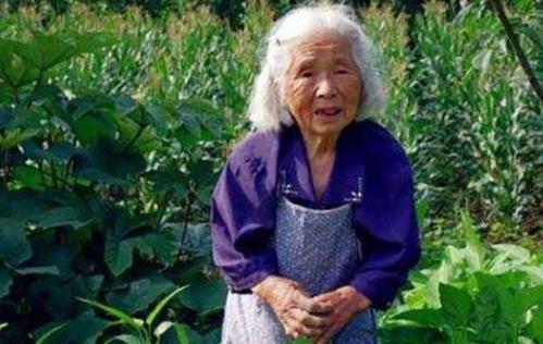 全国第一大矮人,我国唯一的矮人村