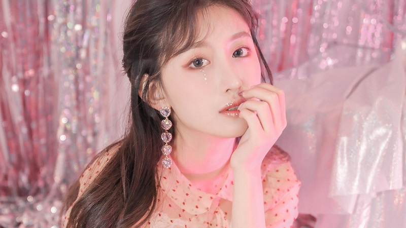 当女生喜欢你时会做出什么表现,内向女生喜欢你的最有特征的表现