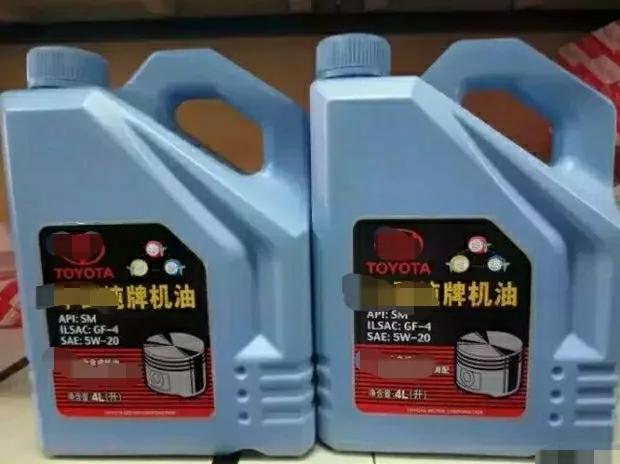 十几年的发动机用什么机油合适,轿车发动机换什么牌子的机油