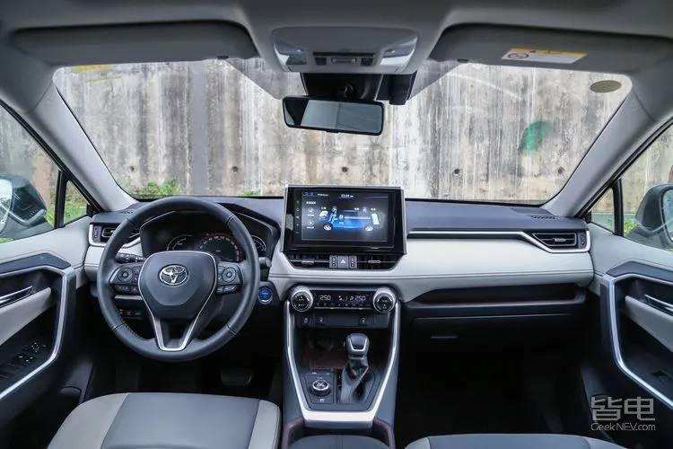 一汽丰田suv荣放rav4哪个颜色好看,家用suv选rav4荣放和crv哪款合适