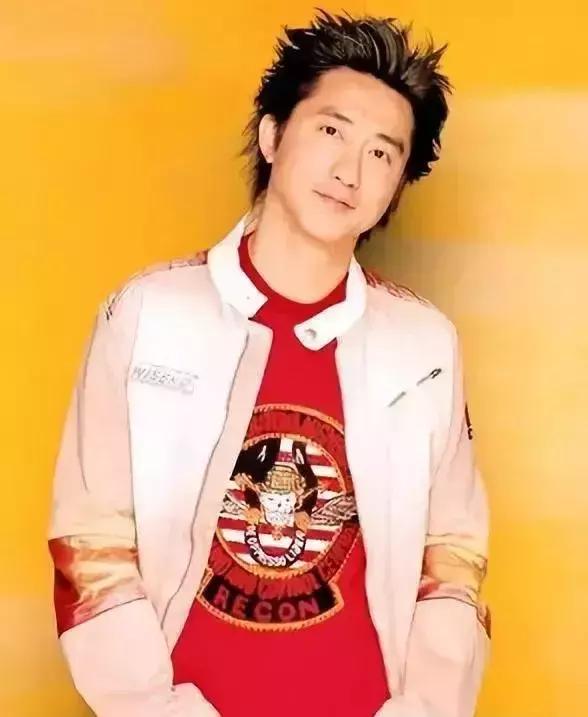 他是官二代，回自己家需要买门票，为了吉他不顾性命