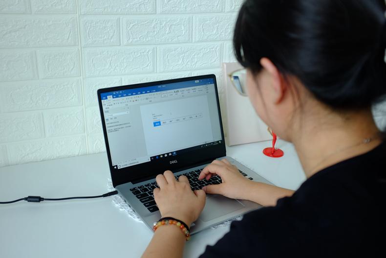 轻薄本14寸独显,轻薄本灵越