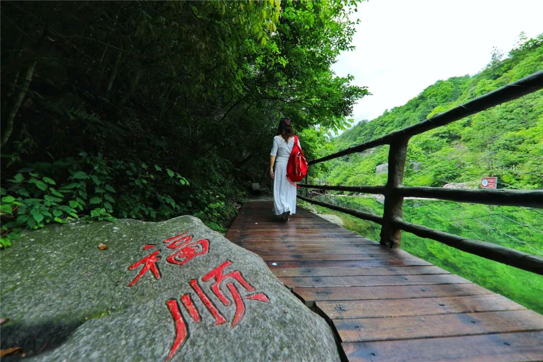 16℃的夏天,26亿年前形成的峡谷,奇山瀑布,全藏在六安天然氧吧