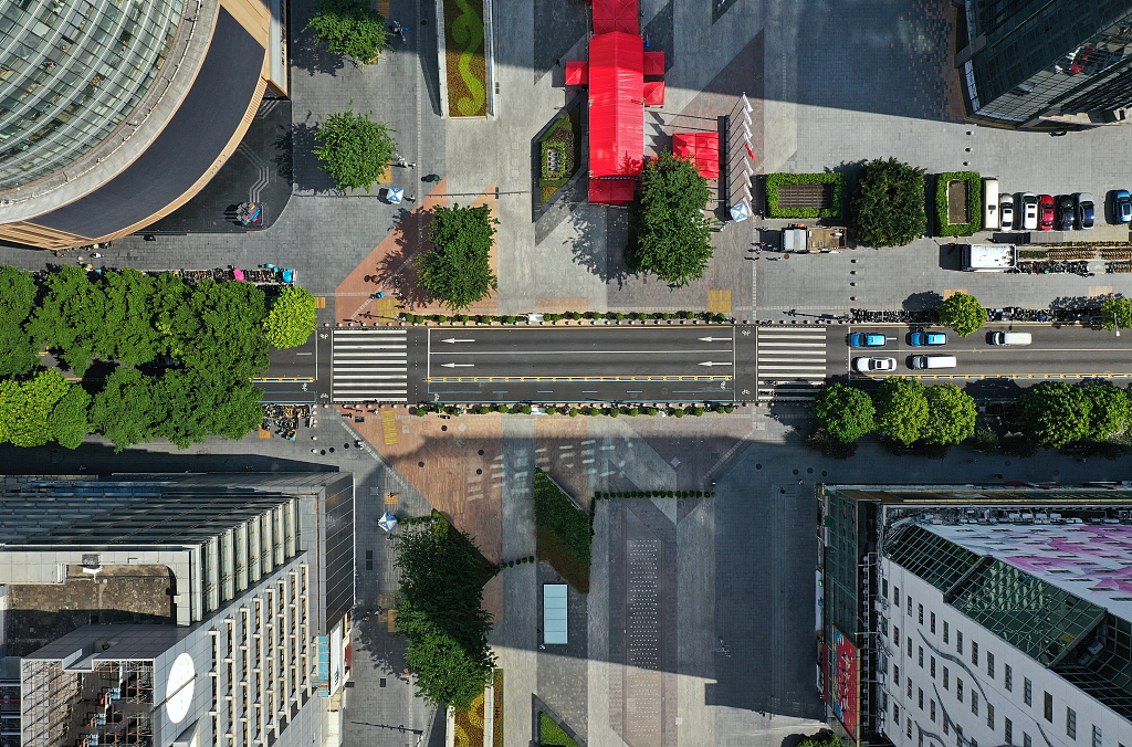 华强北凭什么掌握深圳经济命脉？小学文凭、背包客都月入数万