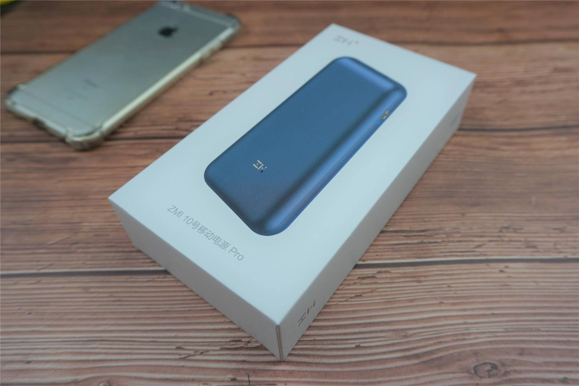 笔记本可用充电宝,zmi10号移动电源pro拆解