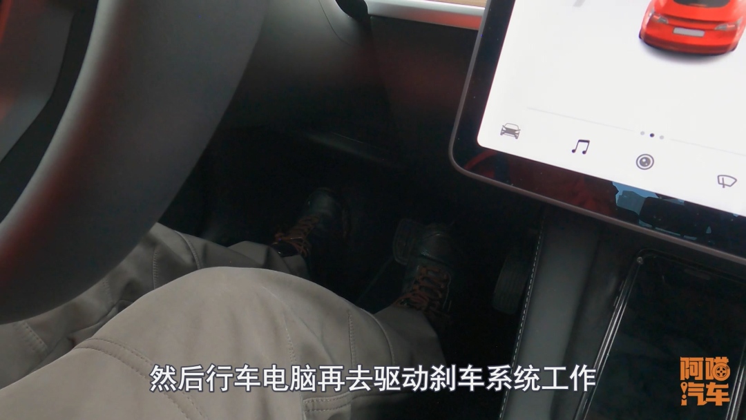 特斯拉频频刹车失灵喵哥冒险体验,特斯拉刹车事件测试