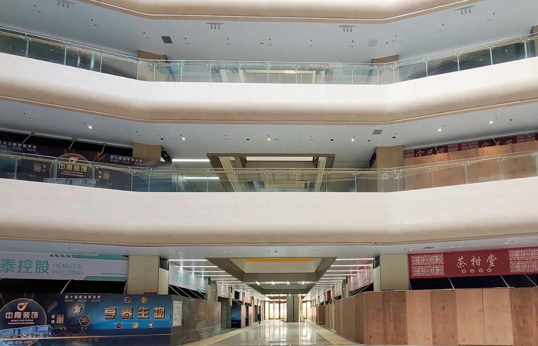 健康方舟“安全通道”助力，进港商家热火朝天赶装修，齐心迎启航