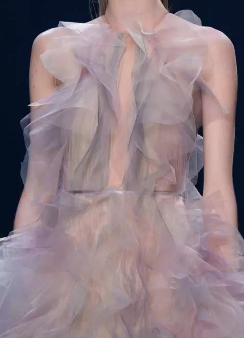 欧根纱真丝内搭,古典优雅型女人穿真丝