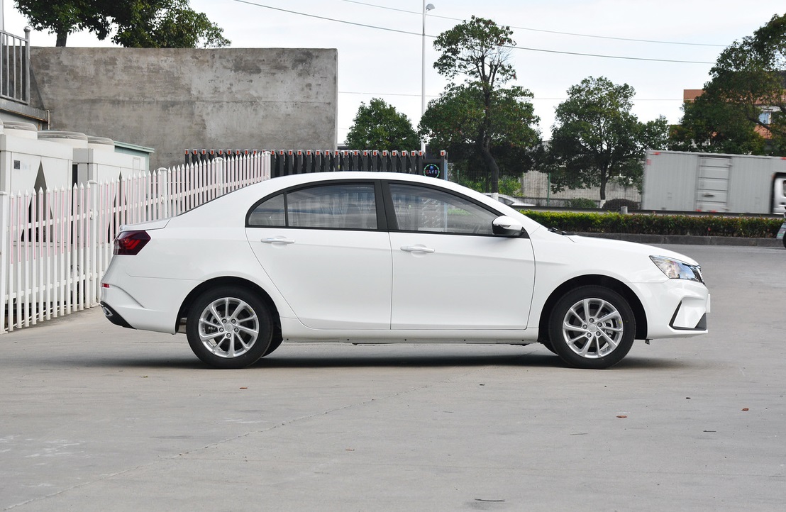 代步刚需家轿选这三款准没错,家用车选这三款准没错