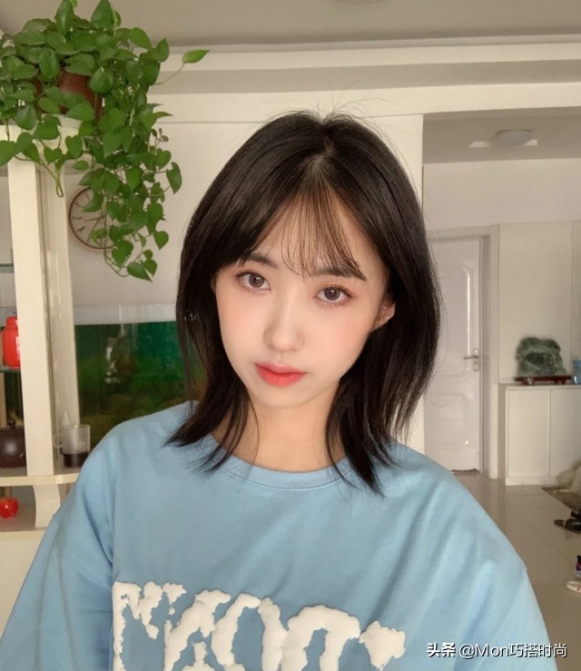 脸大脸圆适合剪短发吗,脸大头发细软还少的适合剪短发吗