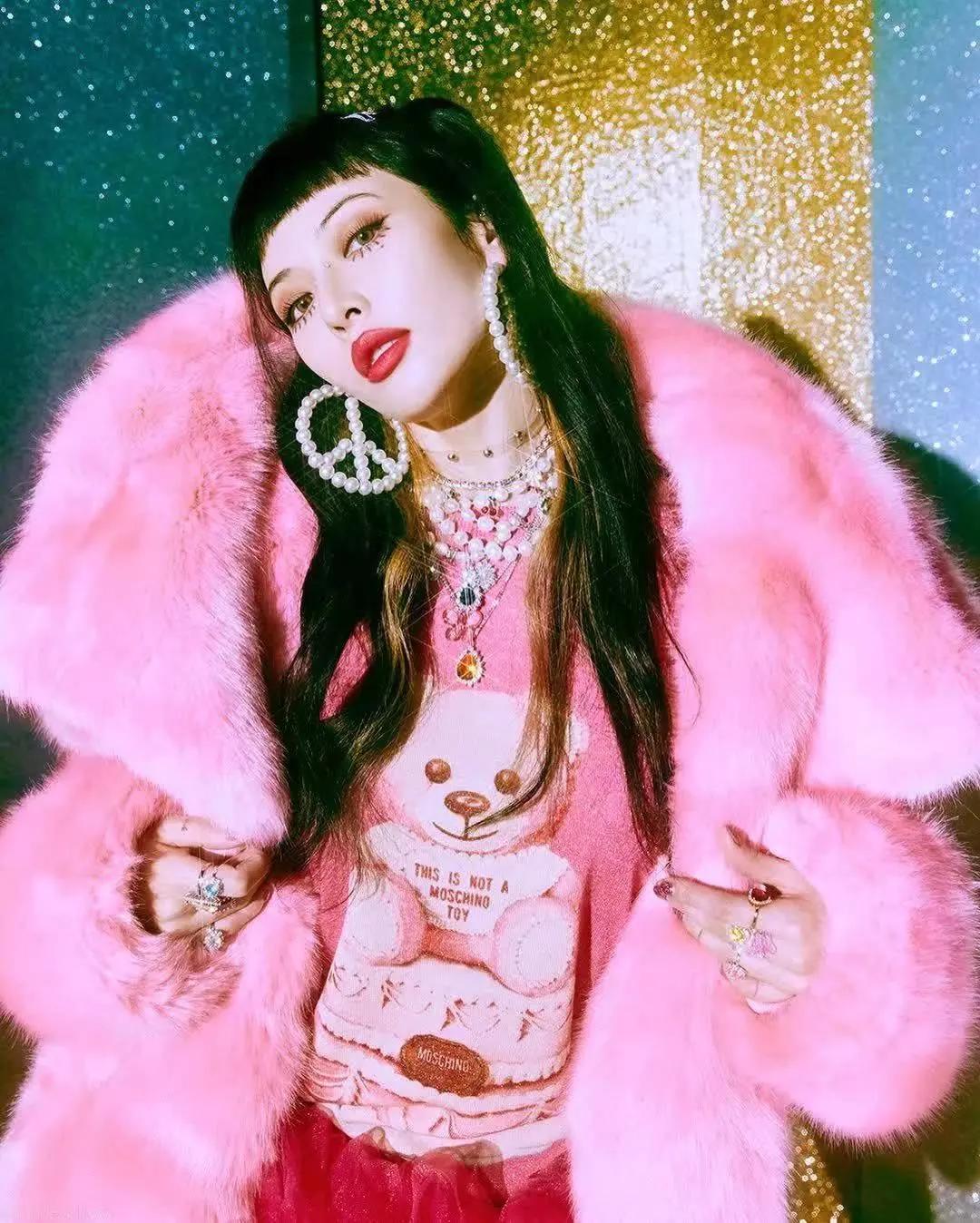 除了优雅贵气,珍珠还能休闲、叛逆、又嘻哈?