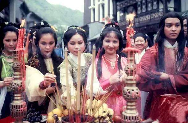 28年前一部巅峰武侠剧,20年前一部有点喜剧风格的武侠剧