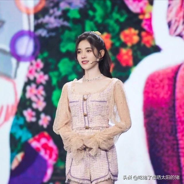 鞠婧祎扎蝴蝶结头发照片,鞠婧祎两个侧蝴蝶结发型