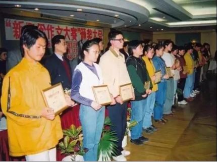 20多年前的梦如此清晰,还记得年少时的梦和永不凋零的花