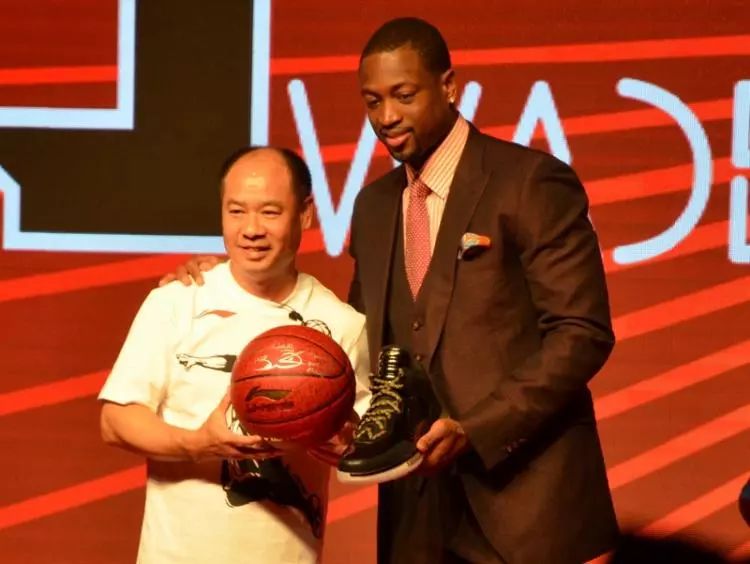 韦德新战靴竟致敬科比,韦德最后一个赛季上脚球鞋