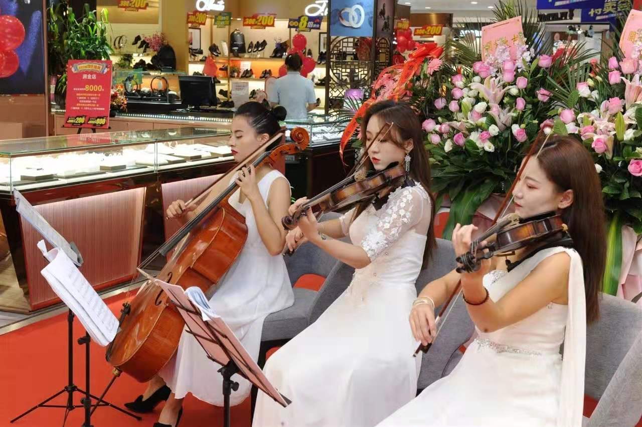 买克拉钻送茅台！碧罗珠宝友好百盛店开业，洪荒之礼，势不可挡