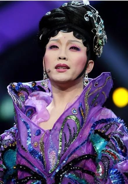 李玉刚浓妆艳抹图片,李玉刚年轻照图